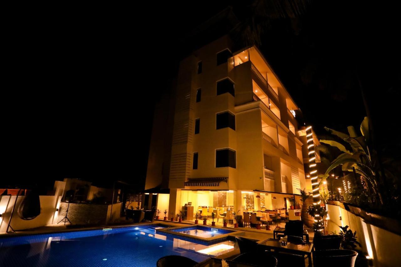 Calux Grand Baga - Formerly Amara Grand Esterno foto