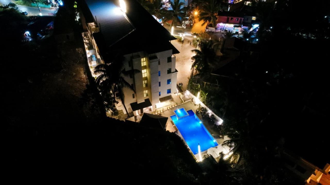 Calux Grand Baga - Formerly Amara Grand Esterno foto